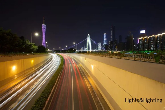 What are the applications and distinctions of smart traffic led fill lights?